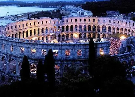 Enni 1 Apartamento