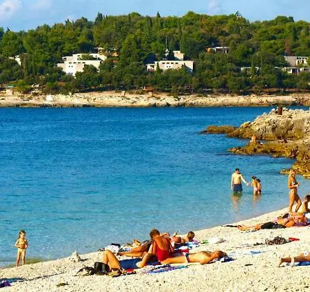 Enni 1 Apartamento Pula