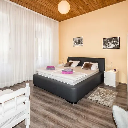 Enni 1 Apartamento *