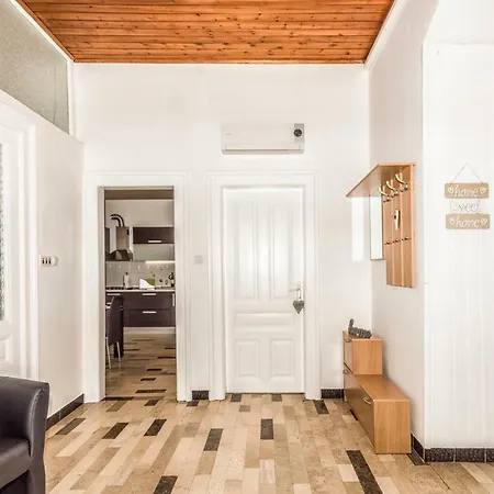Enni 1 Apartamento *